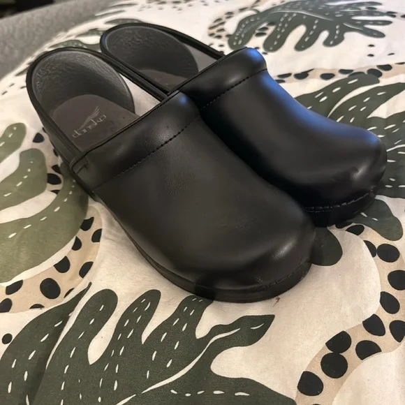 Dansko Black Leather Clogs - Picture 2 of 9